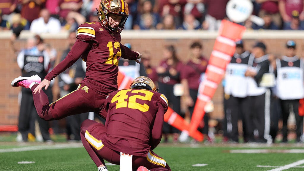 Minnesota's late-arriving kicker Luke Drzewiecki quickly makes a strong impression — Inver Grove Heights Dining news